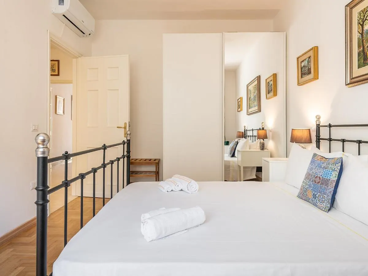 Apartment On Shopping Street カリアリ